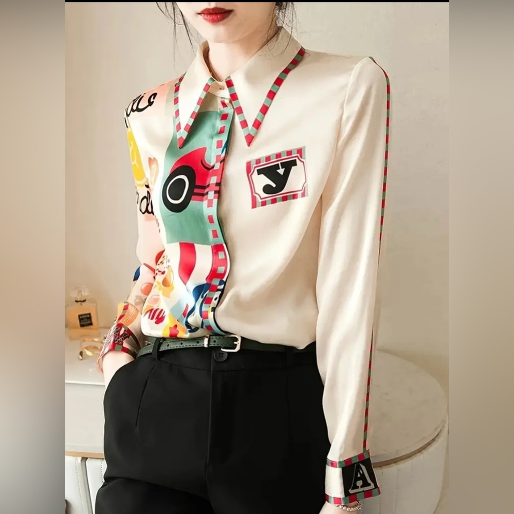 NWOT Lovely Women’s Multi-Colored Fall Top
SZ-L
